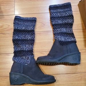 UGG Cresthaven boots